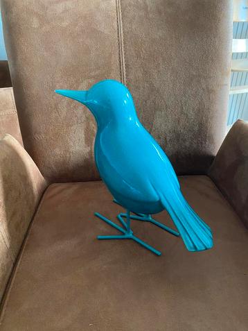 Mooi keramisch beeld van vogel beschikbaar voor biedingen