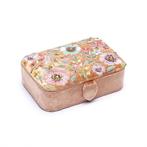 Sieradendoos – Tarotdoos – Fluweel Beige met Bloemen, De Vesting 14 7722 GA  Dalfsen, Verzenden, Mani Bhadra BV, Nieuw