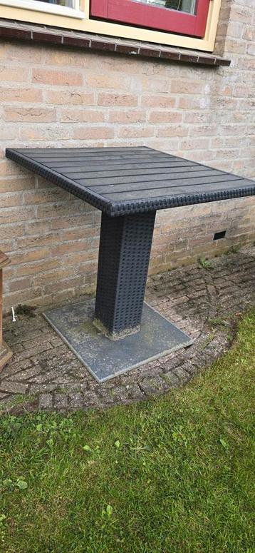 Tuin tafel bijzettafel buiten beschikbaar voor biedingen
