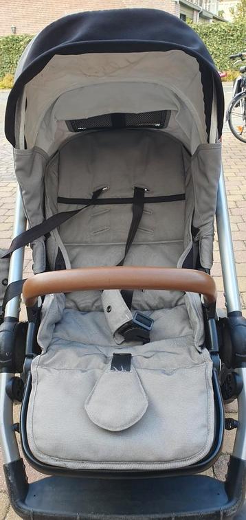 Mutsy kinderwagen zgan. Met bijbehorende reiswieg. beschikbaar voor biedingen