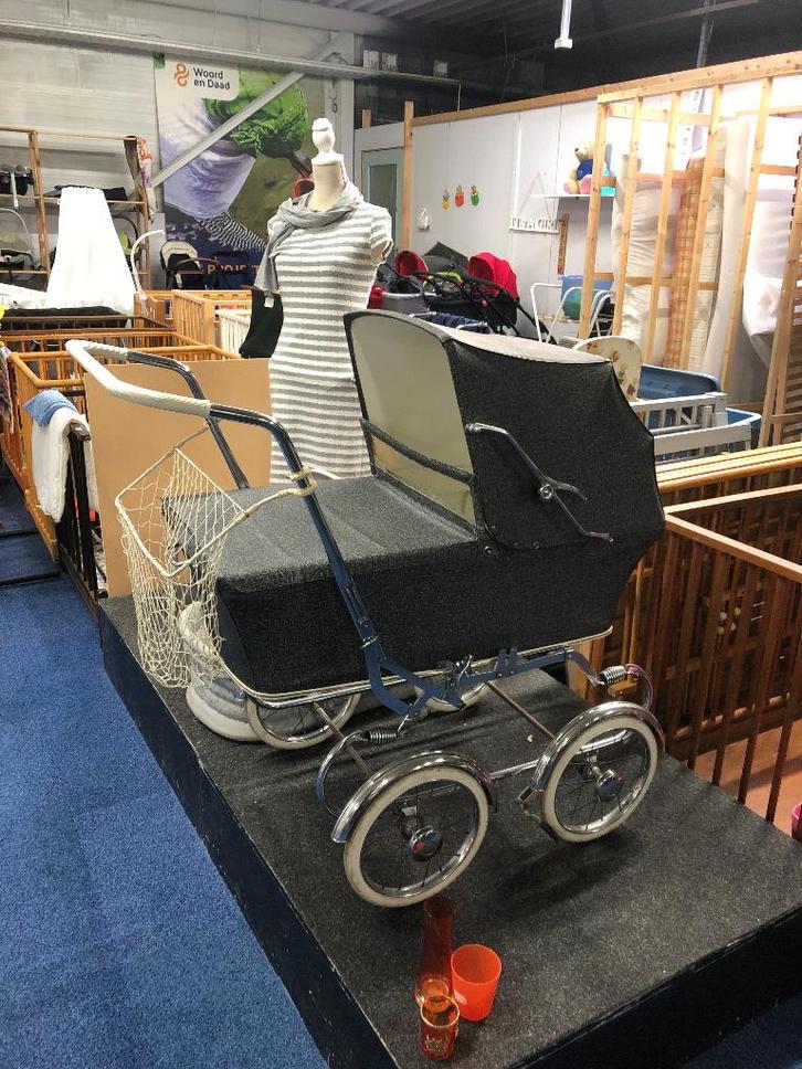 Retro kinderwagen WD-028, Kinderen en Baby's, Kinderspulletjes, Ophalen