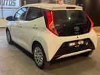 Toyota Aygo 1.0 VVT-i x-play | Navi | Camera | Led, Voorwielaandrijving, Stof, Gebruikt, Met garantie (alle)