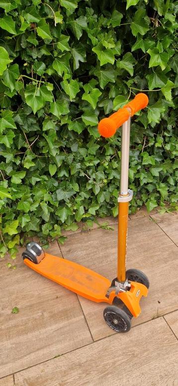 Kids Motion Step - Oranje 3 Wiel Step beschikbaar voor biedingen