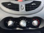 Renault Twingo 1.2 16V 2014 Zwart, Voorwielaandrijving, 839 kg, 74 pk, Zwart