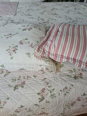 Mooi SPREI of QUILT + 2 kussens Brocante Clayre & Eef stijl beschikbaar voor biedingen