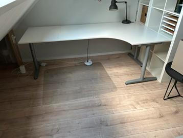 Bureau - hoekbureau 220 cm breed en 80-120 cm diep - afbeelding 1