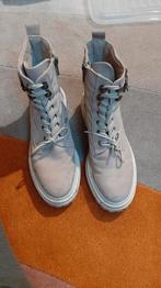 Beige schoenen mt 37, Ophalen of Verzenden, Gedragen, Beige, Sneakers of Gympen