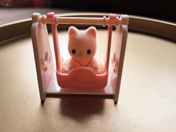 Sylvanian Families: poezebaby met schommel beschikbaar voor biedingen