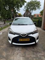 Toyota Yaris 1.0 12V Vvt-i 5DR 2014 Wit, Auto's, Voorwielaandrijving, Euro 6, Handgeschakeld, Grijs