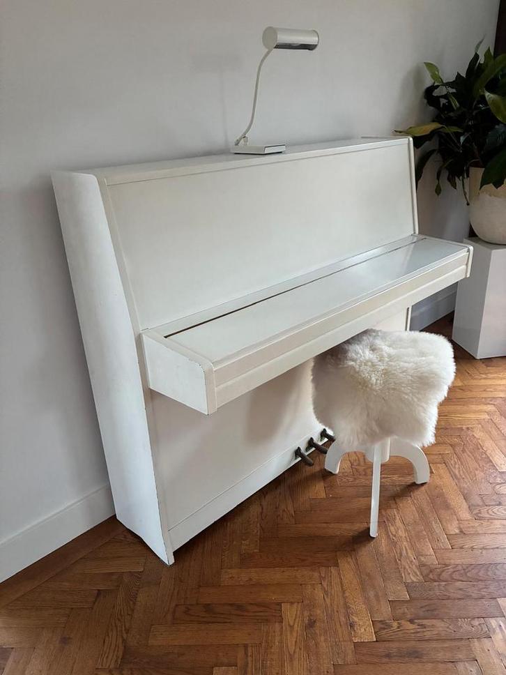 Piano Petrof wit, Muziek en Instrumenten, Piano's, Gebruikt, Piano, Wit, Ophalen