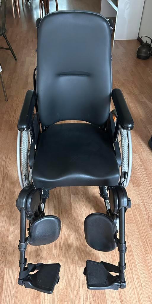 Comfortabele rolstoel met JAY Comfort rugleuning, Diversen, Rolstoelen, Zo goed als nieuw, Duwrolstoel, Ophalen of Verzenden