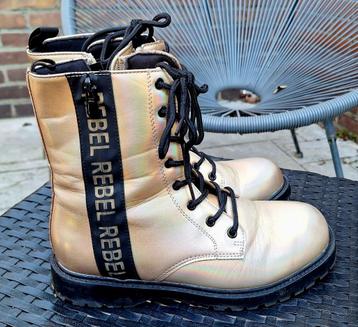 Goudkleurige veterboots met rits maat 37 beschikbaar voor biedingen