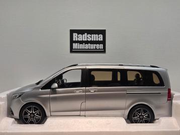 Mercedes-Benz V-Klasse W447 AMG-line - silver - 1:18 Norev beschikbaar voor biedingen