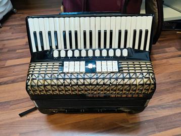 Hohner Atlantic IV N de Luxe accordeon beschikbaar voor biedingen
