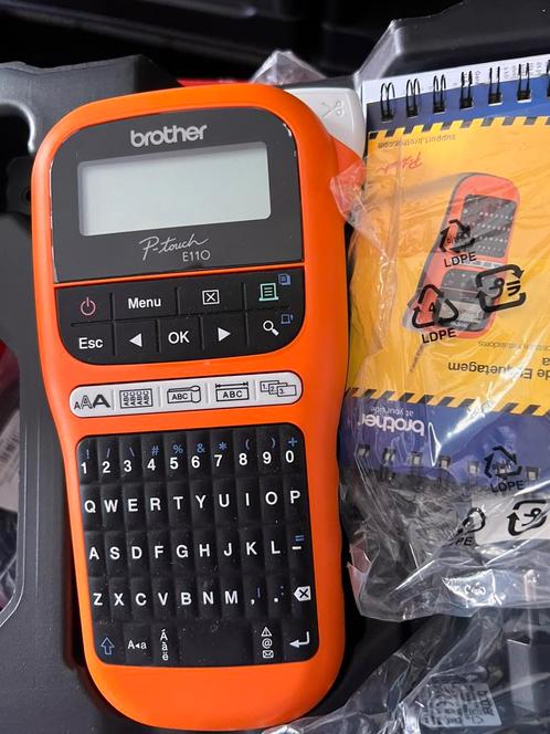 Brother p touch e10, Computers en Software, Labelprinters, Nieuw, Qwerty, Tape-label, Ophalen of Verzenden