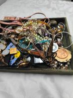 lot oude sieraden, Sieraden, Tassen en Uiterlijk, Broches, Ophalen of Verzenden, Gebruikt, Overige kleuren, Overige materialen