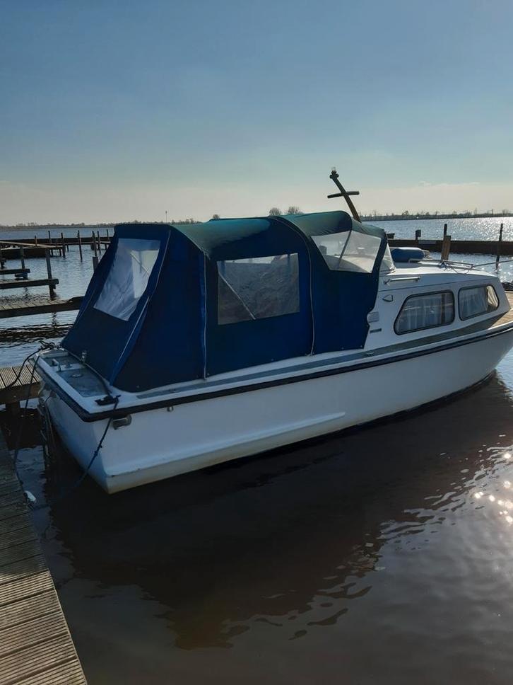 Mooie waterland 730 te koop, Watersport en Boten, Motorboten en Motorjachten, Gebruikt, Polyester, 6 tot 9 meter, Benzine, Binnenboordmotor