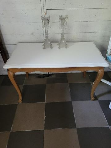 Vintage Queen Ann bijzettafel beschikbaar voor biedingen
