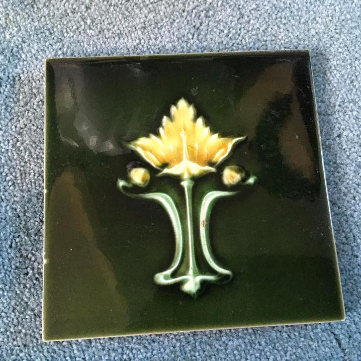 PRACHTIGE ART NOUVEAU ANTIEKE WANDTEGEL MINTON & CO MAJOLICA, Antiek en Kunst, Antiek | Wandborden en Tegels, Ophalen of Verzenden