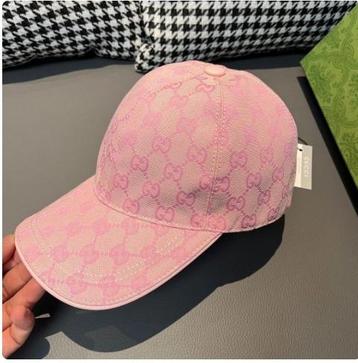 Gucci Pet Roze beschikbaar voor biedingen