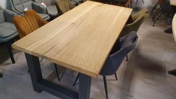 Recht oud eiken eettafel van 200x95cm, 4,5cm dik beschikbaar voor biedingen