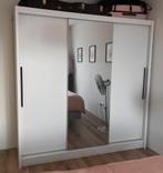 Kledingkast met schuifdeuren en spiegel, Huis en Inrichting, Kasten | Kledingkasten, Ophalen, 200 cm of meer, Met hangruimte, Zo goed als nieuw