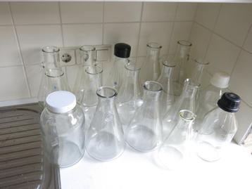 Maatbeker rondbodemkolf vaas laboratoriumglas nieuw (17x) beschikbaar voor biedingen