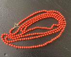 Bloedkoraal ketting met gouden kapittelsluiting 130cm, Sieraden, Tassen en Uiterlijk, Antieke sieraden, Ophalen of Verzenden, Goud