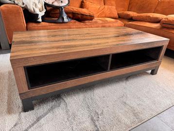 Salontafel Lamulux 135cm bij 67cm beschikbaar voor biedingen