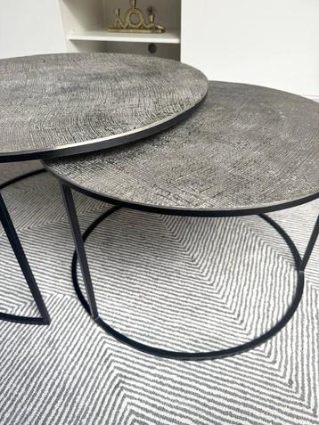 Set van 2x RENGO salontafel / Zilverkleurig Blad/Zwart Frame beschikbaar voor biedingen