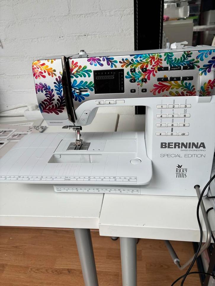 Bernina 350 SE Naaimachine - Nieuwstaat!, Hobby en Vrije tijd, Naaimachines en Toebehoren, Zo goed als nieuw, Naaimachine, Bernina