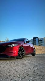 Mazda 3 E-Skyactiv-X 186pk Aut 2021 Rood, Auto's, Mazda, 1998 cc, Zwart, 75 €/maand, 17 km/l