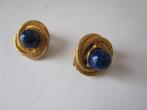 Mooie vergulde oorclips met blauwe steen, Sieraden, Tassen en Uiterlijk, Oorbellen, Overige materialen, Verzenden, Zo goed als nieuw