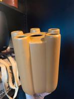 Okergele Tulpvaas Karwei - 28.5cm, Ophalen, Overige materialen, Gebruikt, Minder dan 30 cm