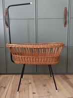 Vintage jaren 70 rieten rotan poppenbed, Ophalen, Zo goed als nieuw, Wieg