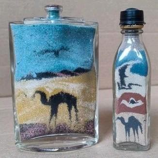 2 oude glazen flesjes met bijzondere zand kunst, Antiek en Kunst, Kunst | Niet-Westerse kunst, Ophalen of Verzenden