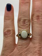 G640 Prachtige zilveren ring goudkleur witte opaal maat 18,5, Sieraden, Tassen en Uiterlijk, Ringen, Goud, 18 tot 19, Met edelsteen
