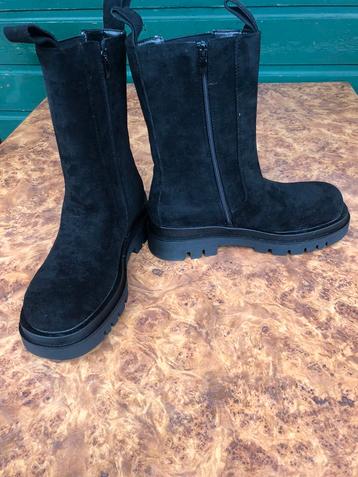 Nieuwe laarzen maat 40 beschikbaar voor biedingen