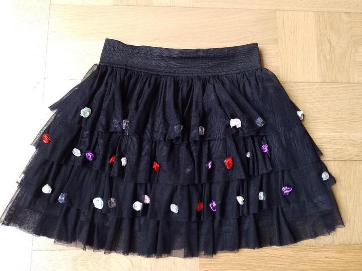 Zwart rokje met roosjes maat 134, Kinderen en Baby's, Kinderkleding | Maat 134, Gebruikt, Meisje, Jurk of Rok, Ophalen of Verzenden