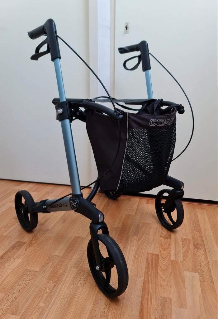 Liichtgewicht rollator Gemino 30 metallic blauw + tas mooi, Diversen, Rollators, Zo goed als nieuw, Lichtgewicht, Ophalen