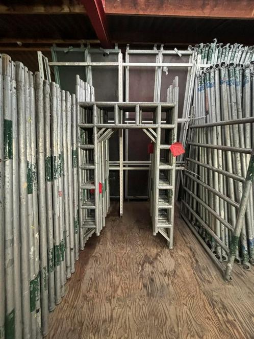 Altec Doorloopframes 135-28-7 sports, Doe-het-zelf en Verbouw, Steigers, Gebruikt, Rolsteiger of Kamersteiger, 2 tot 5 meter, Ophalen