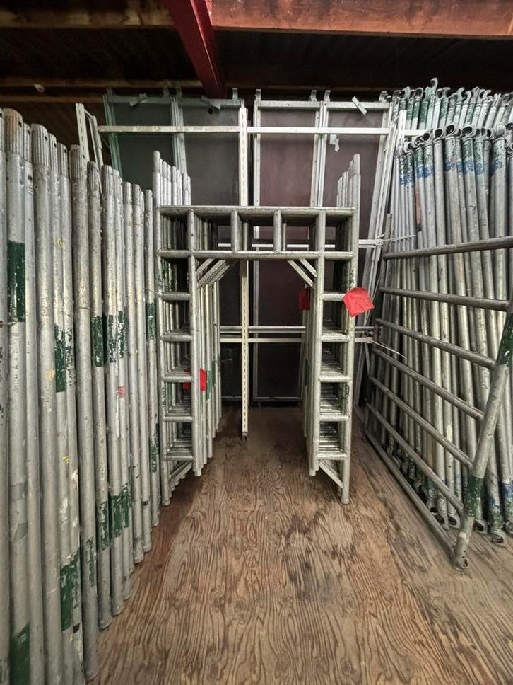 Altec Doorloopframes 135-28-7 sports, Doe-het-zelf en Verbouw, Steigers, Gebruikt, Rolsteiger of Kamersteiger, 2 tot 5 meter, Ophalen