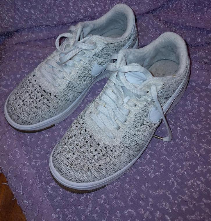 Nette nike dames sneakers maat 38, Kleding | Dames, Schoenen, Zo goed als nieuw, Sneakers of Gympen, Overige kleuren, Ophalen of Verzenden