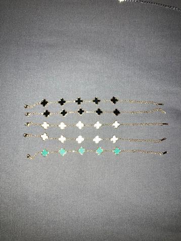 Van Cleef armbandjes goud beschikbaar voor biedingen