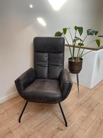 Leren fauteuil beschikbaar voor biedingen