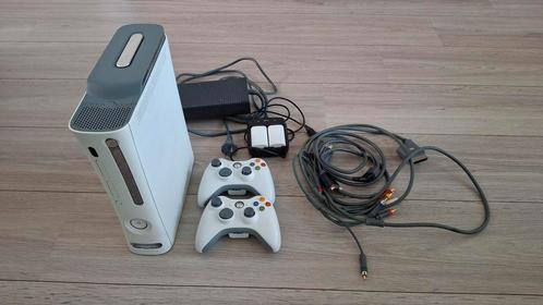 Xbox360,  2 controllers met accu en 23 games., Spelcomputers en Games, Spelcomputers | Xbox 360, Zo goed als nieuw, 20 GB, 360 S