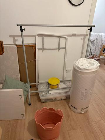 Kledingrek op wieltjes - Handig & Mobiel! beschikbaar voor biedingen