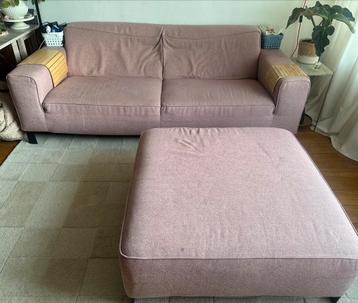 Gratis ophalen: roze 2,5-zits + hocker