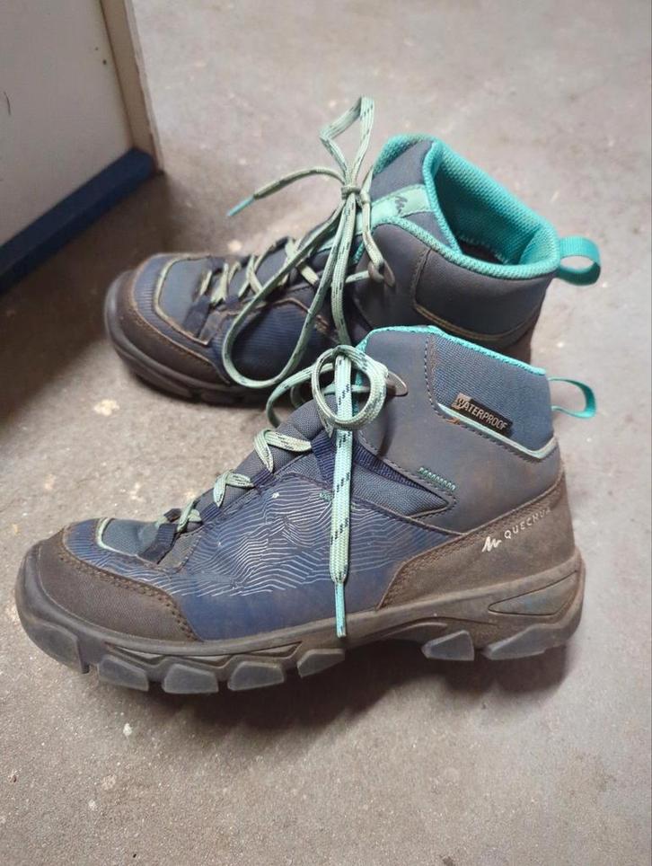 Quechua Wandelschoenen Maat 35 - Zo Goed Als Nieuw, Kinderen en Baby's, Kinderkleding | Schoenen en Sokken, Zo goed als nieuw