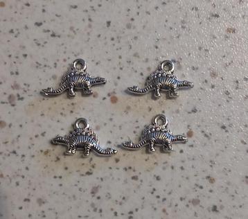 Metalen bedel dinosaurus "nieuw"   beschikbaar voor biedingen